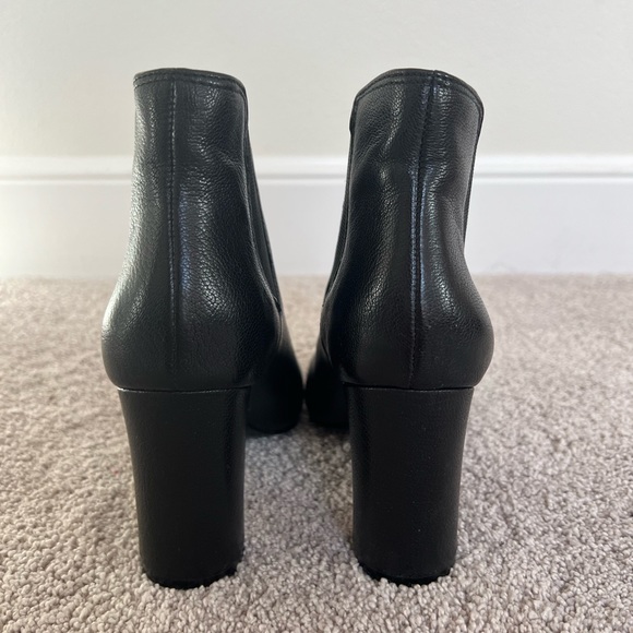 Banana Republic Belinda Chelsea Boot - Picture 5 of 6